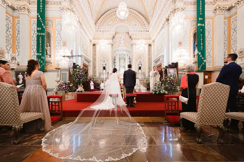 Wedding at a historic church in Guanajuato downtown